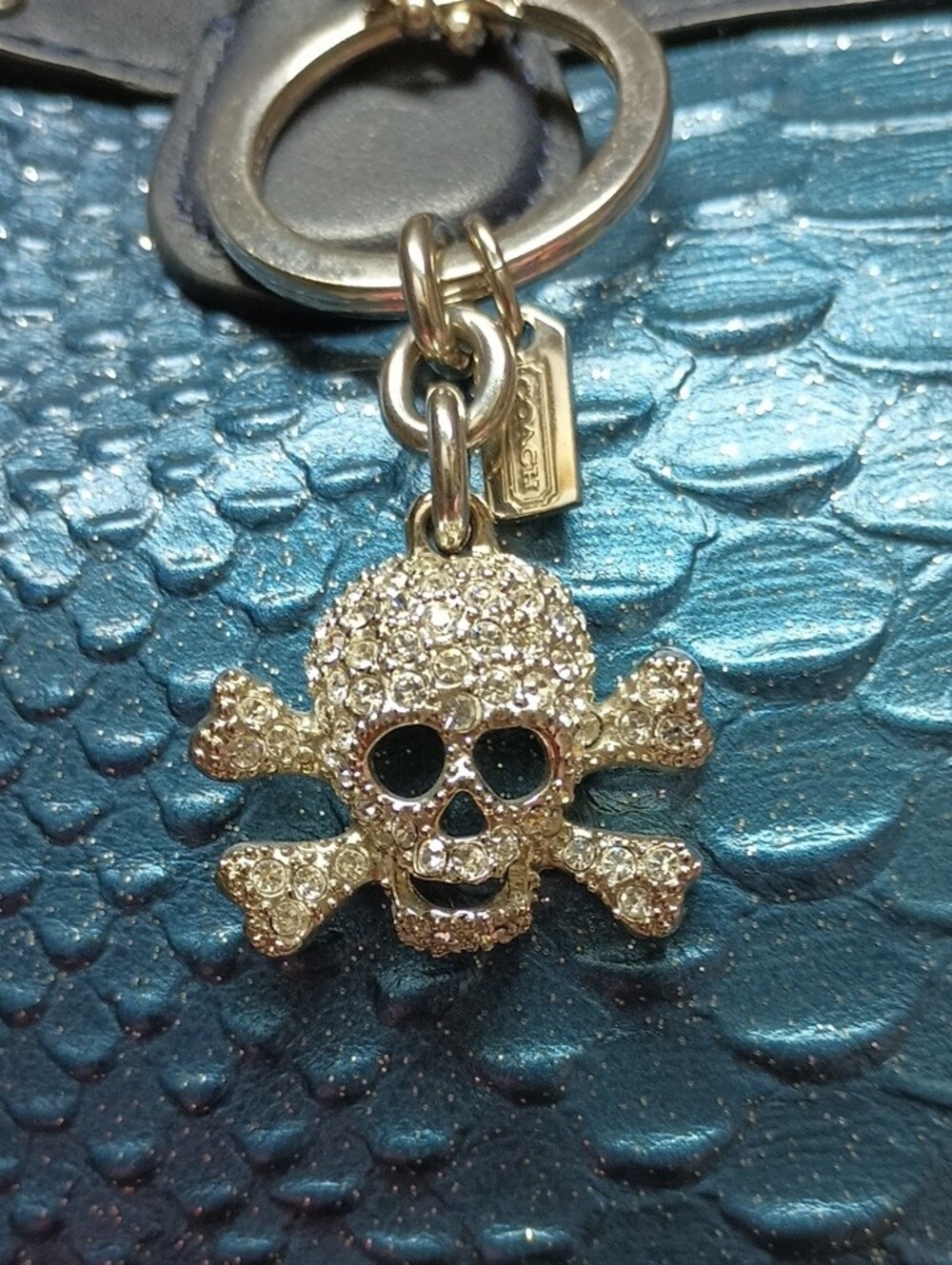 RARE Vintage Coach Crystal Pave Skull Crossbones Keychain Or Bag Charm 92413 - Picture 2 of 4